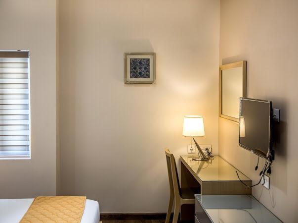 The Mayberry -A Bergamont Group Of Hotels Tiruppur Exteriör bild